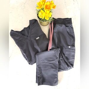 FIGS Charcoal Grey Scrubs in Size Small S Catarina Top and Yola Pants